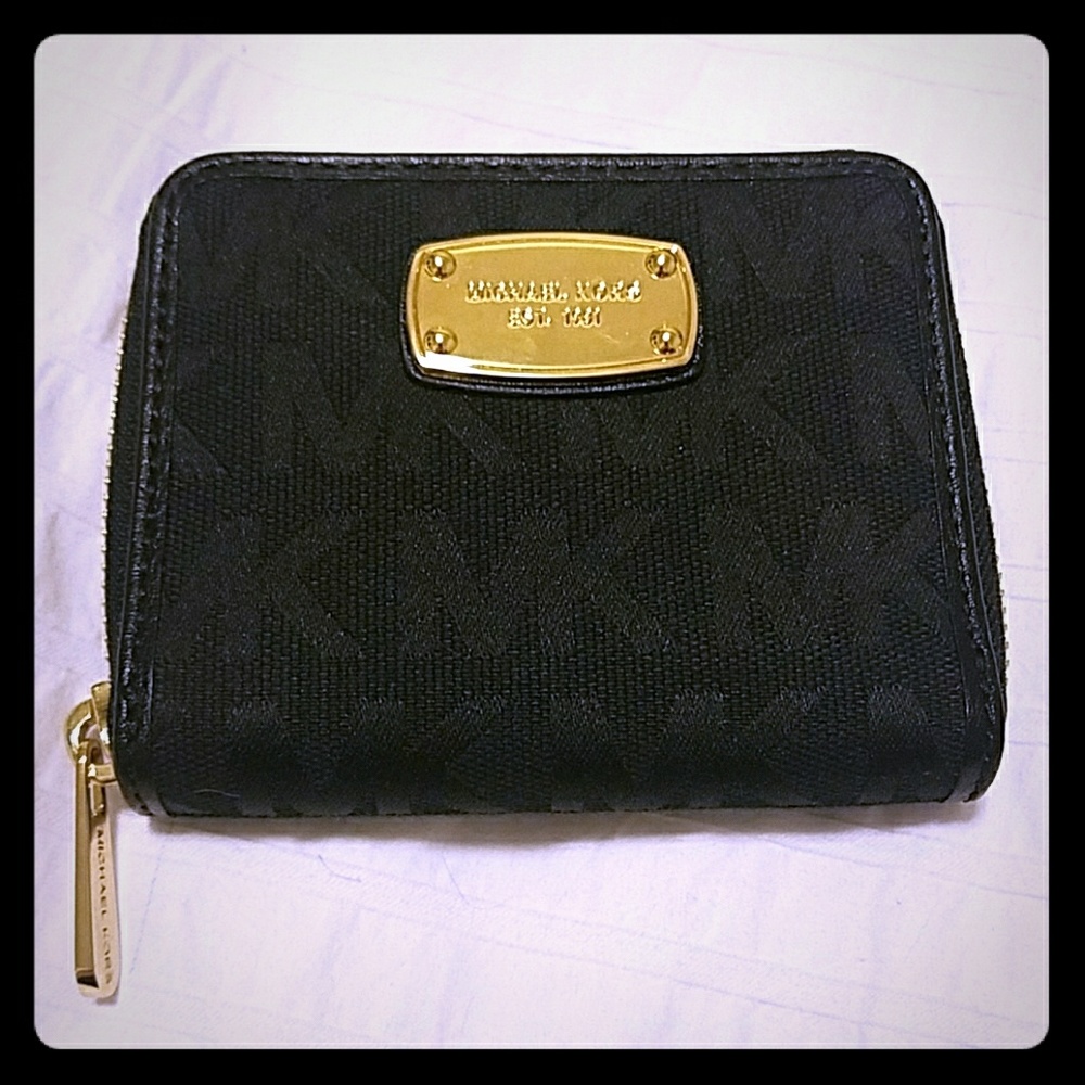 Michael Kors Clutch